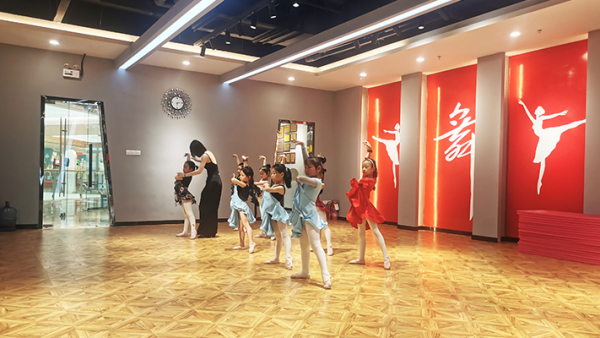 梦黑池吾悦校区